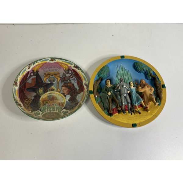 Wizard of Oz Plates - Musical Plates " Surrender Dorothy" Plays "Ding Dong the Witch is Dead" 