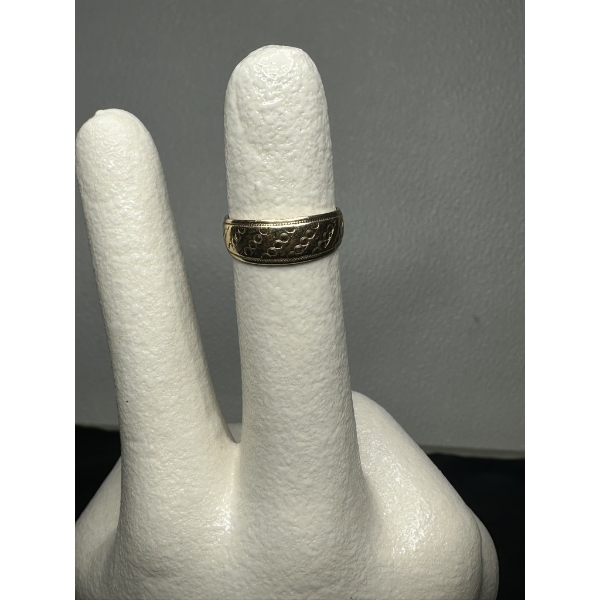 Nice 14k Gold Ring Total Weight 3.1g