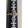 Image 7 : Women's 10K Yellow Gold Ring With Tanzanite - Size 7 - Weight: 1.5g