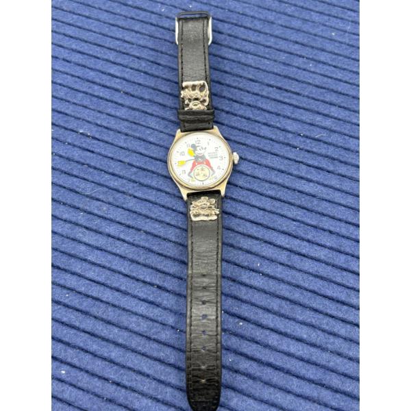 Mickey Mouse Watch by Pedre - Arms with time - Etched with Mickey in the bands - The Disney Store - 