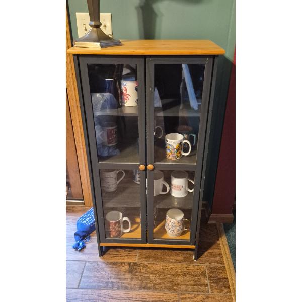 Louisville Home Pickup - Complete As Shown In Photos - Cabinet & Contents -Variety Of Collector Mugs