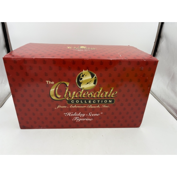 Clydesdale Collection Holiday Scene Figurine - 2000 Anheuser-Busch Inc. 