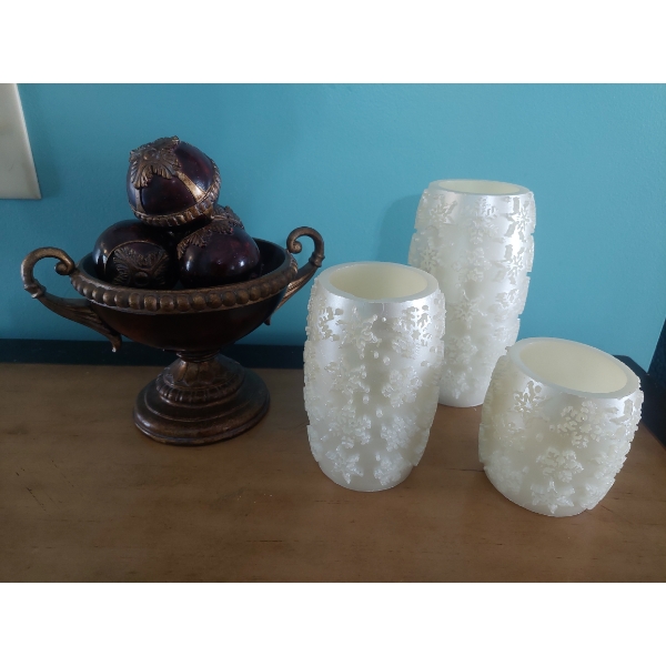 4 Pc Home Decor Items Including 3 Battery Operated Electric Candle Style Lights