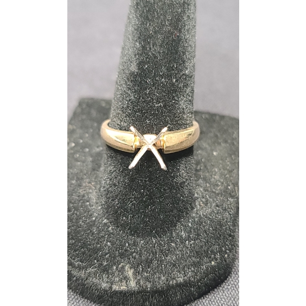 14K Gold Ring Weighing 2.4 Grams - Missing Stone