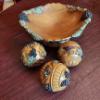 Image 2 : 4 Pc Grape & Vine Carved Wood 10" Bowl & Decorative Balls As Shown