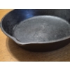 Image 7 : HTF # 5 CAST IRON SKILLET W / 3 NOTCH HEAT RING IN FANTASTIC CONDITION - SEE PICS