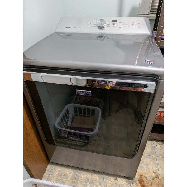 Maytag Bravos Large Capacity Electric Dryer In Like New Condition