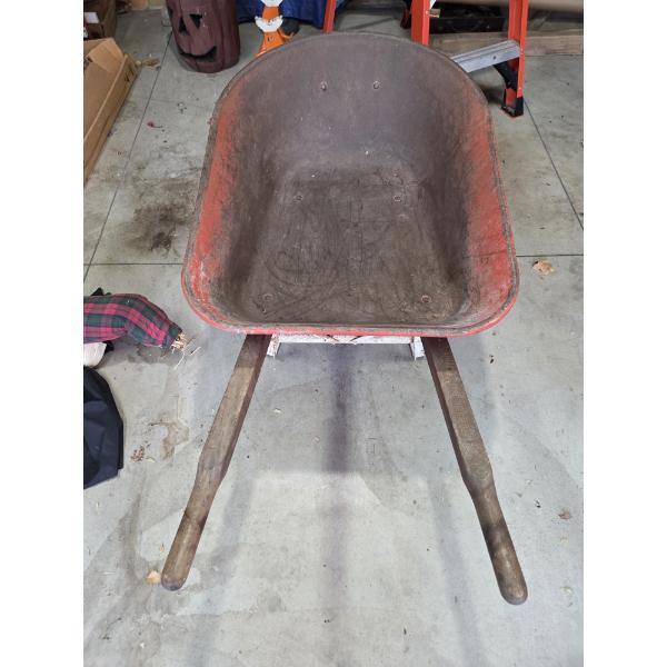 PICKUP IN CANTON -Full Size Good Condition Wheelbarrow 