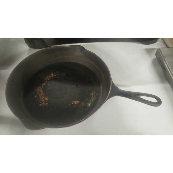 Cast Iron Skillet Pan As Shown 9"