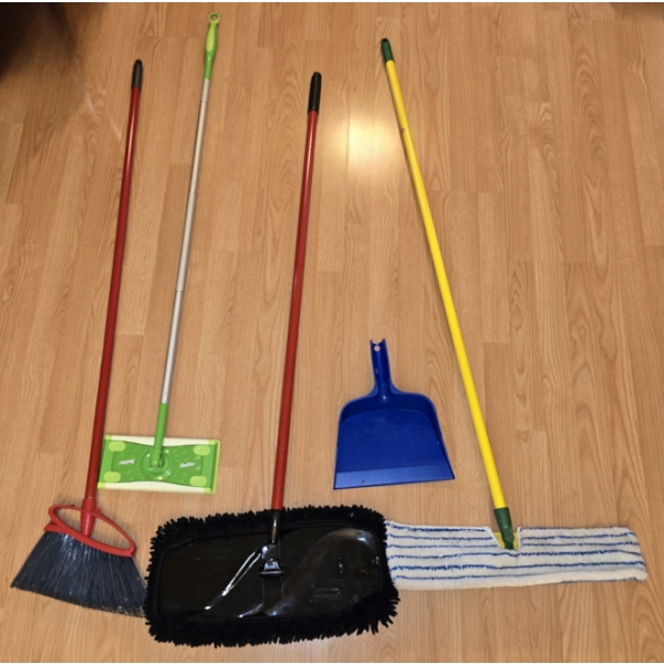 Cleaning Bundle incl Dry Mop, Wet Mop, Swiffer, Broom and Dustpan