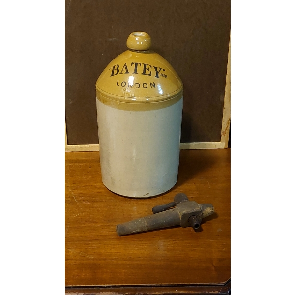 Important "BATEY / London" Stoneware Pottery WIne/Water Jug With Spigot - Excellent Cond - 13" Tall
