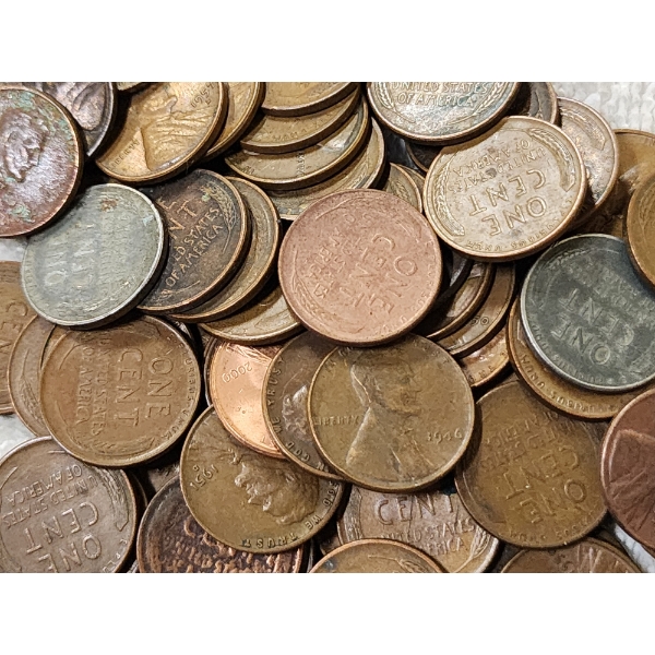 LARGE Collection of Around 200 Assorted United States Lincoln Pennies ~ Mostly Wheats!
