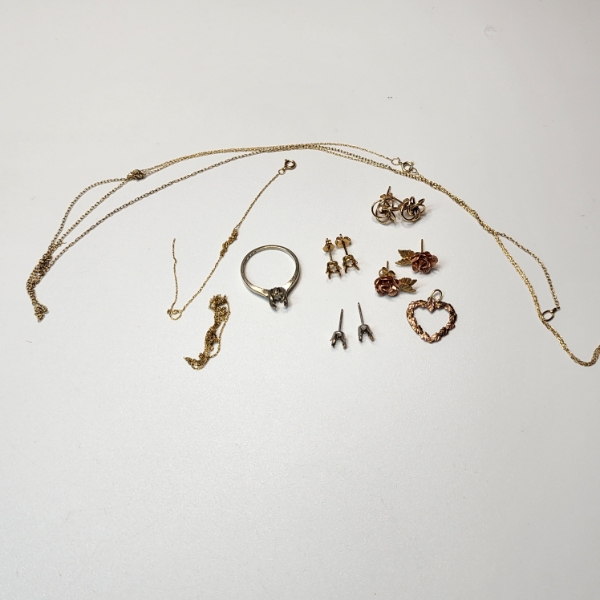 Lot of Assorted 14K Gold Jewelry: Earring Pairs, Rings, Scrap Chains - TW: 7.2g