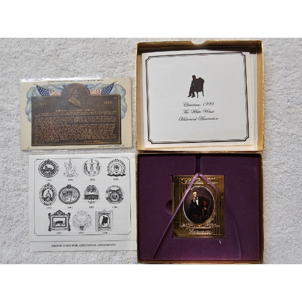 Lincoln Ornament - Christmas 1999 - The White House Historical Association