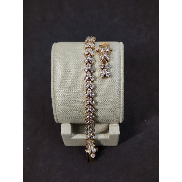 Gorgeous 10K Gold Tennis Cluster Stone Bracelet (Damaged) TW: 17.2g