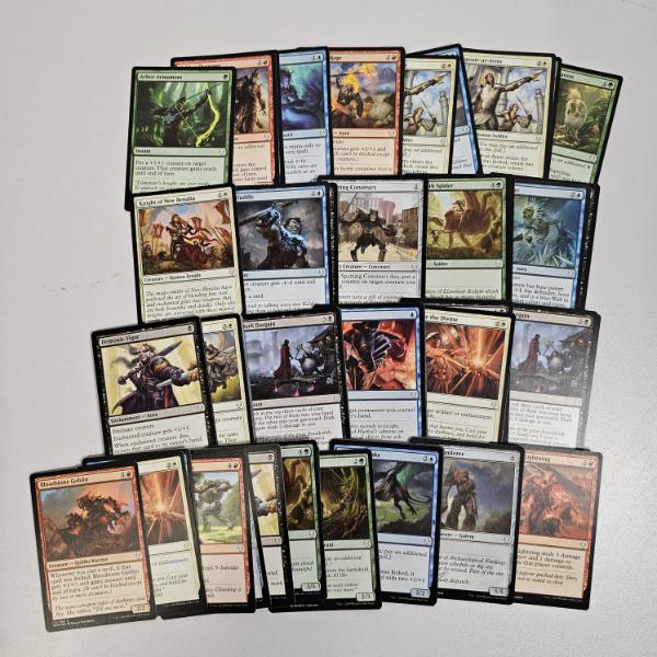 Over 100 Assorted MTG Magic The Gathering Trading Cards ~ Mostly From the Dominaria Set