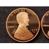 Image 2 : Lot of Two .999 Fine Copper AVDP Ounces in Protective Cases - 2009 & 1909-S VDB Penny DESIGNS!