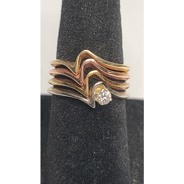 14K Gold Tri-Color Stacked Wave Ring With Clear Accent Stone - Size 5 - Weight: 4.9g