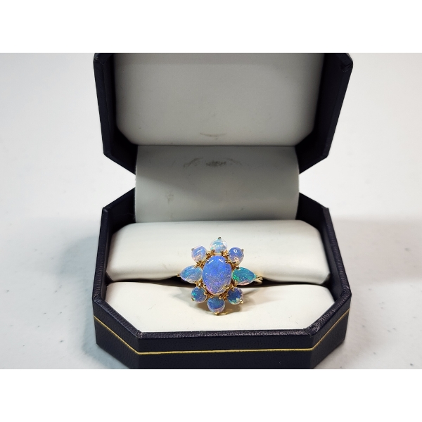 Gorgeous 14K Gold Flower Iridescent Opal Ring - Size 8 - Total Weight: 4.2g