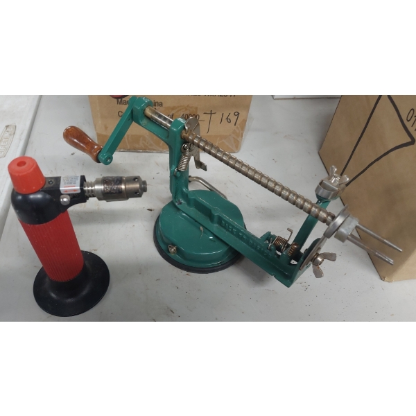 2 Pcs Fuel Torch & Hand Apple Peeler