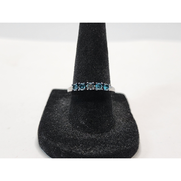 10K White Gold Ring with Blue Stones - Size 7 - TW: 2.2g