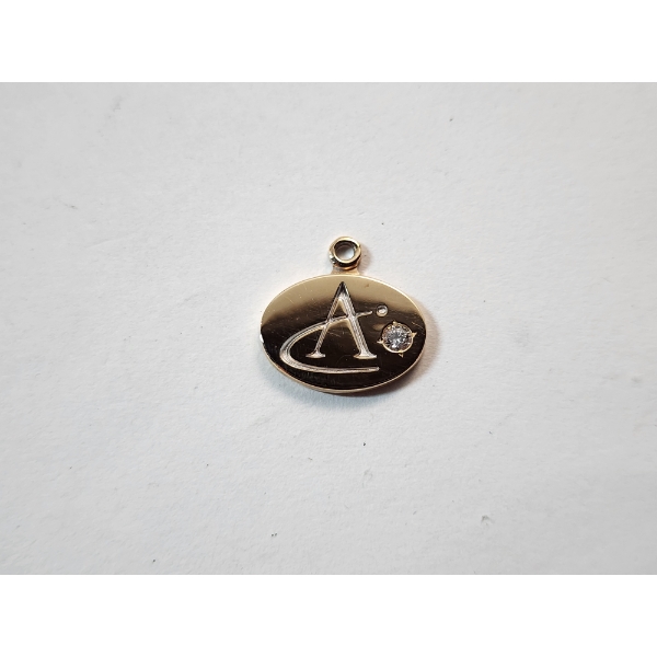 10K Yellow Gold Pendant Engraved "A" - Total Weight: 2.3g