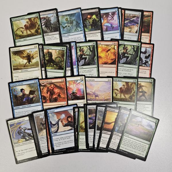 Over 100 Assorted MTG Magic The Gathering Trading Cards ~ Mostly From the Dominaria Set