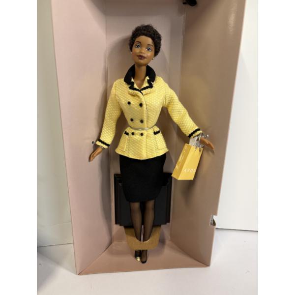 Avon Collectible Barbie - Mattel 
