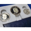Image 3 : 1976 United States Bicentennial SILVER Proof Coin Set in Original Packaging With Protective Capsules