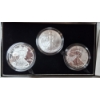 Image 4 : 3 Coin Set In Presentation Case 2006 US .999 1 Oz Silver EAGLE's - Cameo / Reverse Cameo / Unc