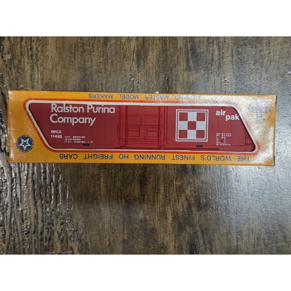 Mehano HO Scale, Approximately 8'' Ralston Purina Company Box Car In Great Condition With Box