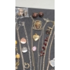 Image 7 : Large Lot Of Assorted Fashion Jewelry Pieces 