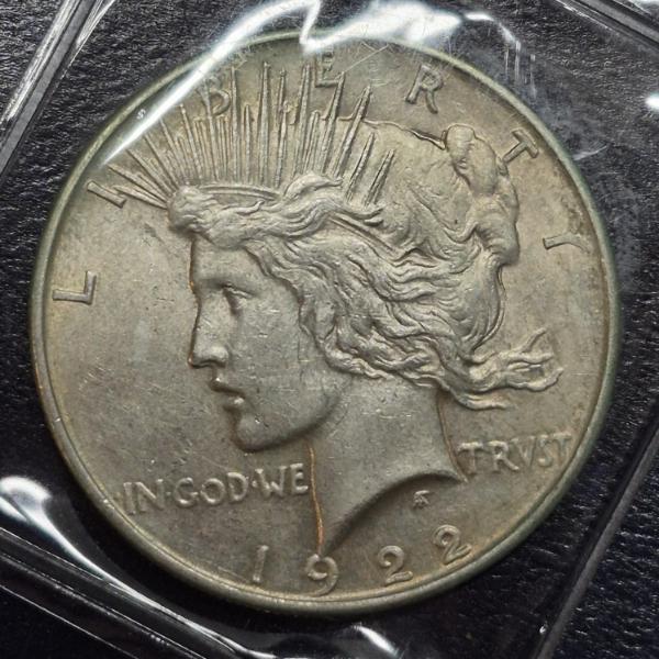 1922 P  90% Silver Peace Dollar - Uncirculated
