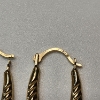Image 2 : 10K Yellow Gold Textured Hoop Earrings - Total Weight: 0.4g