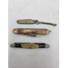 Image 2 : Three Small Vintage Pocket Knives With Velvet Lined Leather Case
