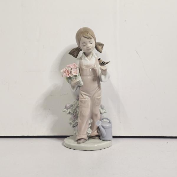 Lladró Spring Girl Figurine, 5217, 7.5x3.25"