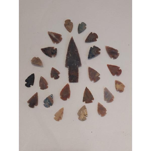 23 Pcs - Group Of Indian Arrowheads - Largest 4 Inches - See Pictures