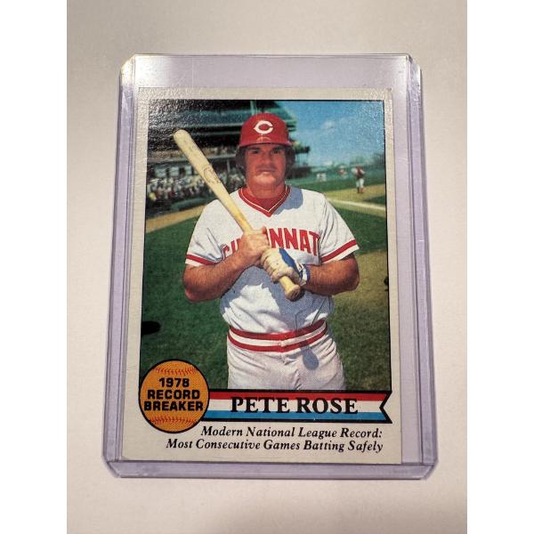 1979 TOPPS PETE ROSE RECORD BREAKER BASEBALL CARD IN PROTECTIVE HOLDER - MINT CONDITION