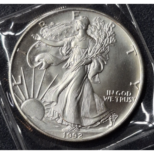 1992 Siilver United States 1 Oz .999 Fine Silver Eagle - See Pics