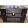 Image 1 : Vintage Trunk in Good Condition with Shelf