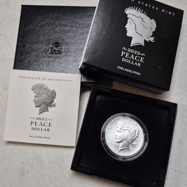 

2023-P Philadelphia Peace Silver Dollar Uncirculated Coin w Case & COA - .859 Tr Oz Silver