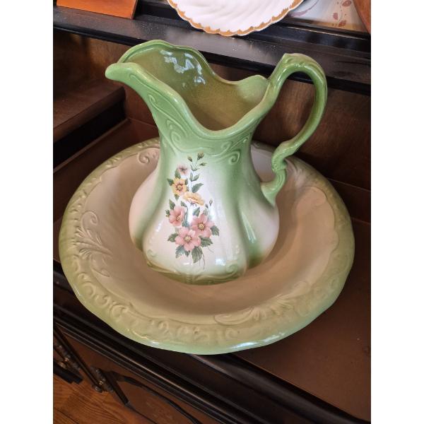 Pickup In Canton - Vintage Porcelain 3 Pc Tea Set - Floral Design & Gilded Embellishment - Perfect