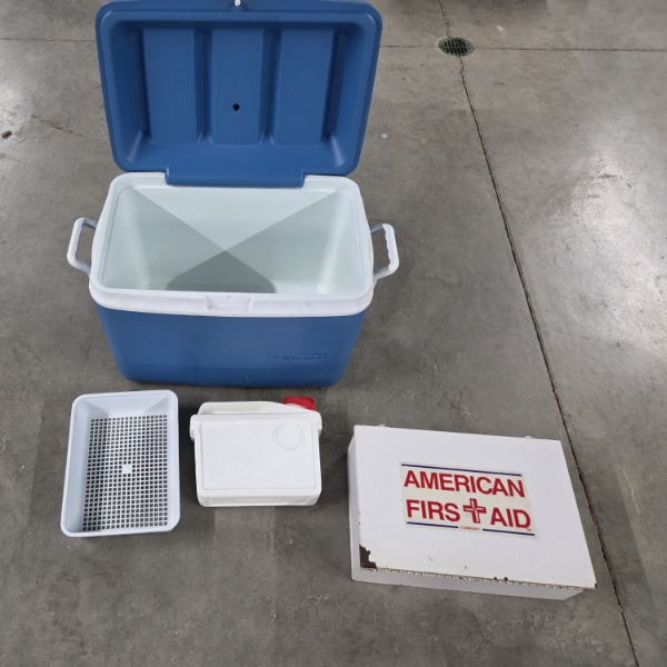Excellent Condition Rubbermaid Cooler With Ice Pack, And Metal First Aid Box With Contents