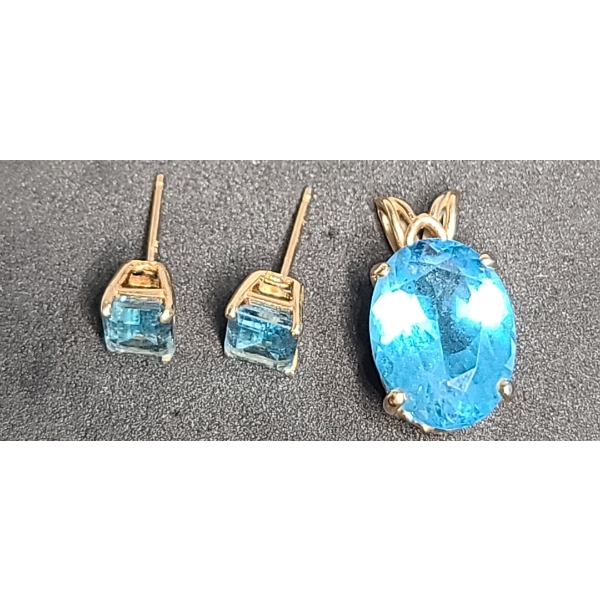 14K Gold Oval-Cut Blue Topaz Pendant & 14K Gold Square-Cut Blue Topaz Earrings - Total Weight: 4.2g