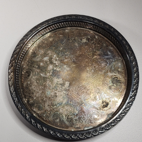Vintage Round Silverplate Floral Serving Tray - Total Weight: 1.2lbs