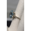 Image 3 : 14K White Gold Ring With Beautiful Blue & White Stones Weighing 4 Grams