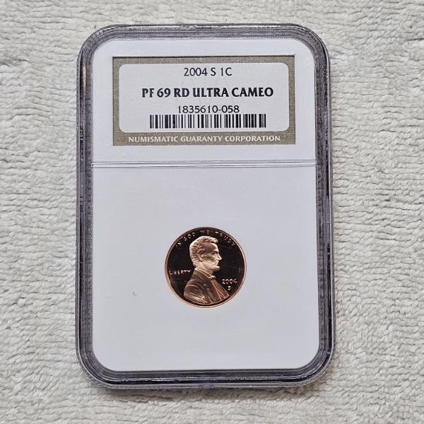 2004-S 1C PF 69 RD Ultra Cameo Lincoln Memorial Cent Graded Slab