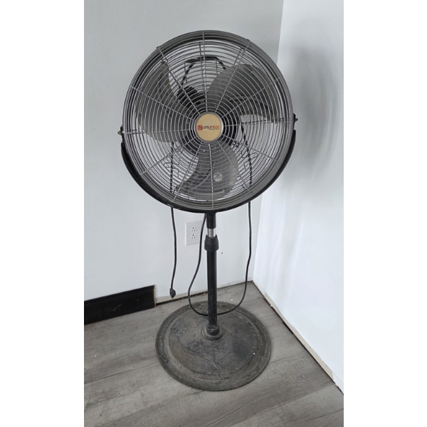 Pick Up Off Site- 115 Ely St. Alliance Oh. Heavy Duty Fan 