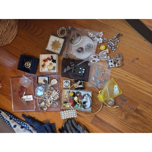 *Pick Up At Louisville Home - No Shipping Available* Costume Jewelry, Gloves, Crafting Items, Bow