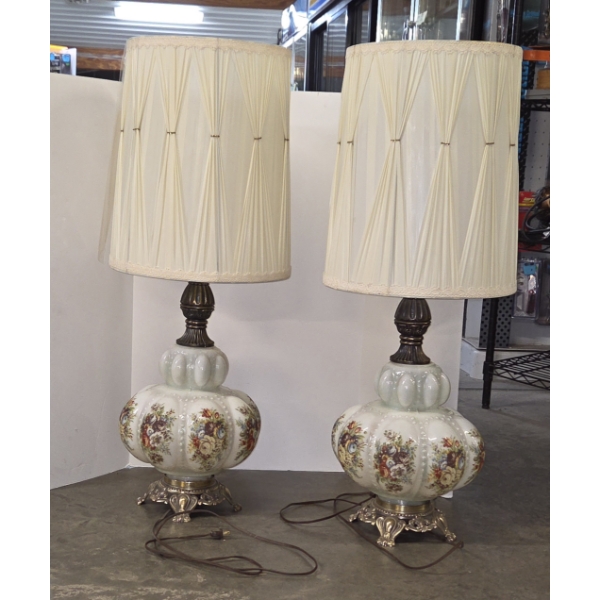 Absolutely Gorgeous Pair Of Excellent Condition 23'' Opaline Glass Victorian Style Lamps 